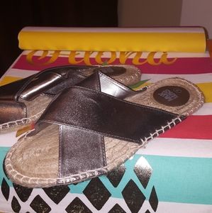 Muk Luks Espedrille Slide - BRAND NEW AND NEVER WORN NO TAGS